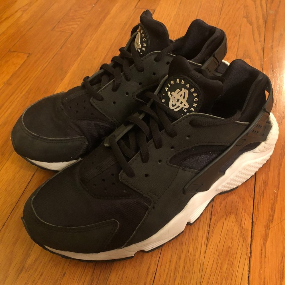 NIKE Air Huarache, Black, Size 9.5